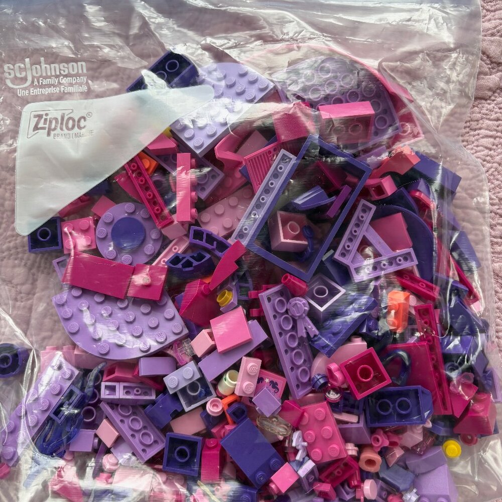 Bulk pink/purple LEGOS - Picture 2 of 3